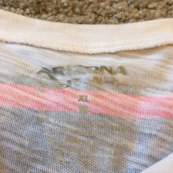 My daughter never wore this and now it's to small. - Picture 3 of 3